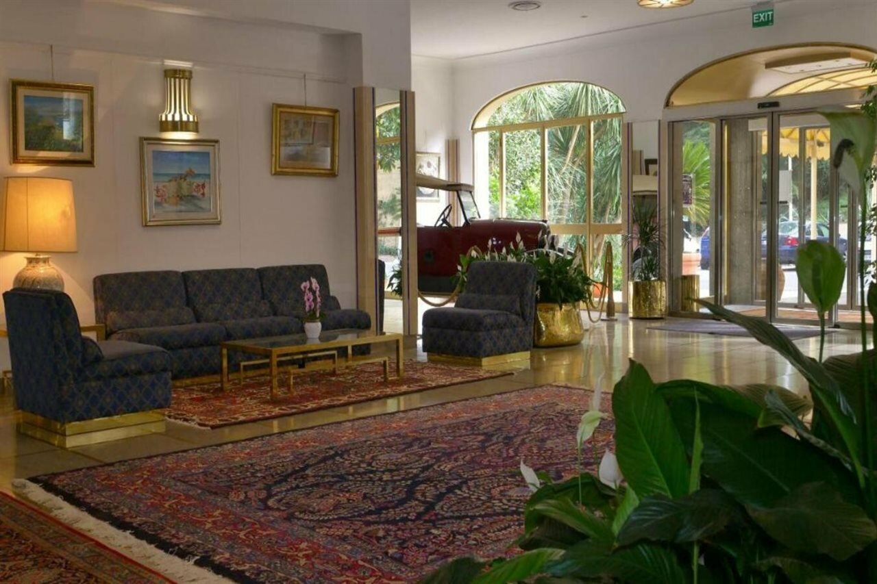 Фото отеля 2