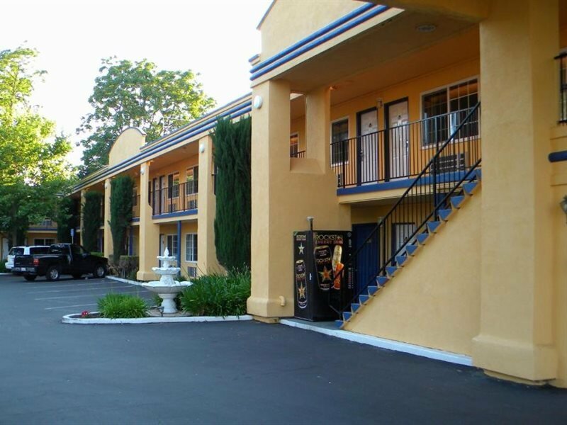 Фото Americas Best Value Inn Chico
