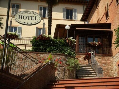 Гостиница Hotel Arcobaleno Siena в Монтериджони