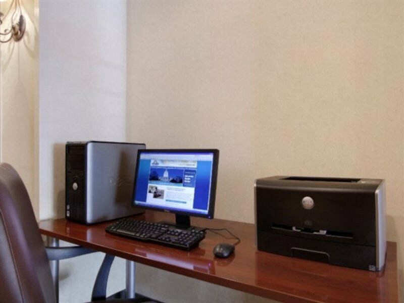 Фото Days Inn by Wyndham Washington DC/Connecticut Avenue