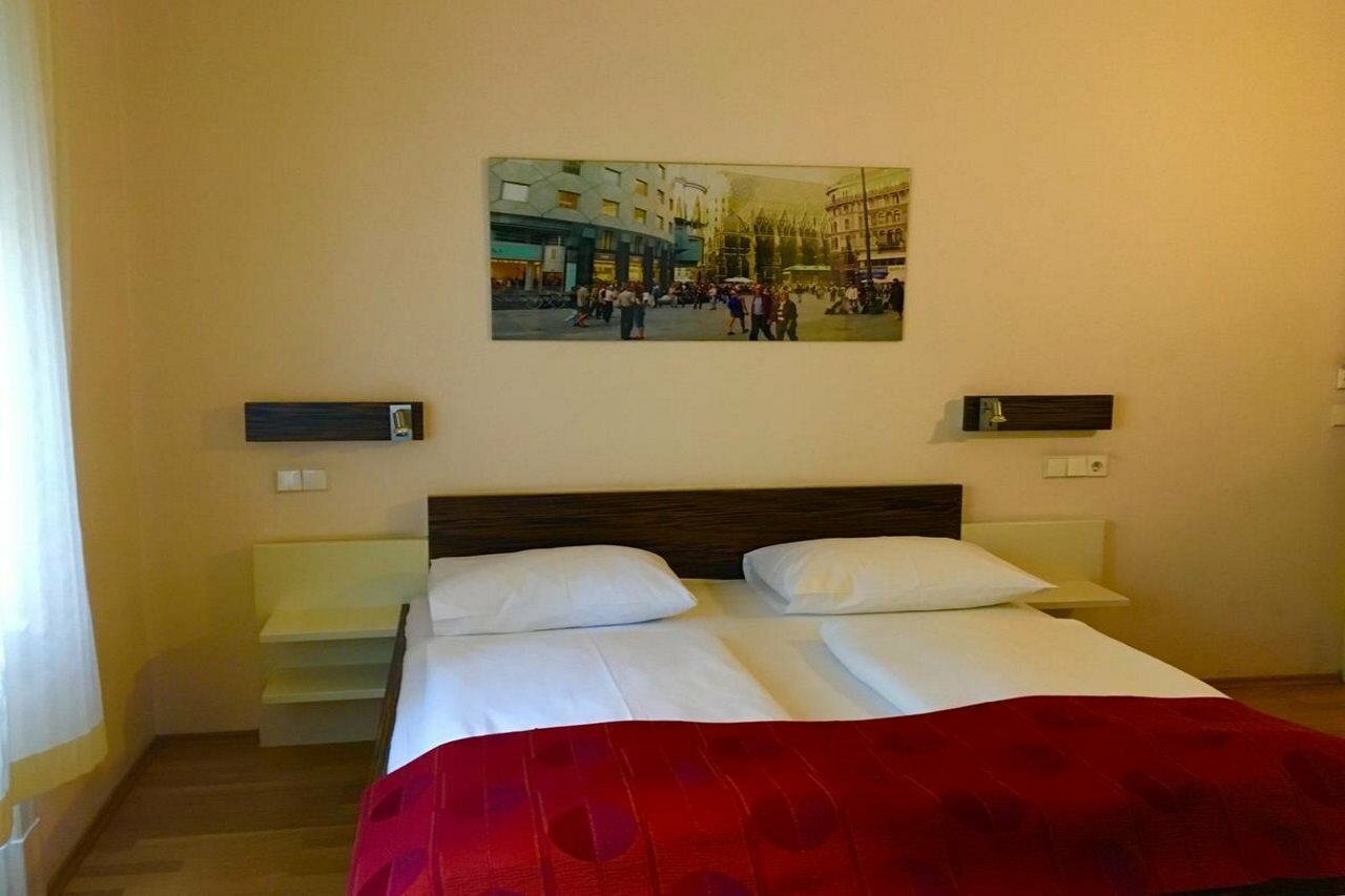 Фото DaunTown Rooms - Self Check-In