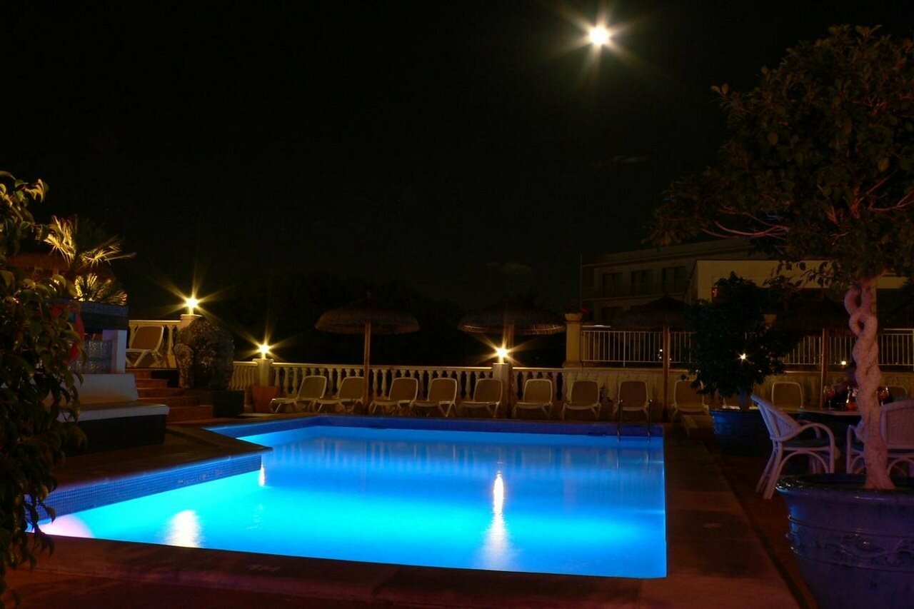 Фото Hotel Boutique Bon Repos - Adults Only