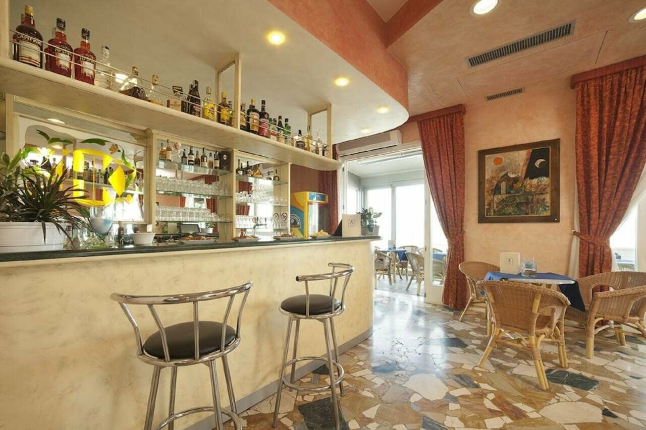 Фото Hotel Karinzia