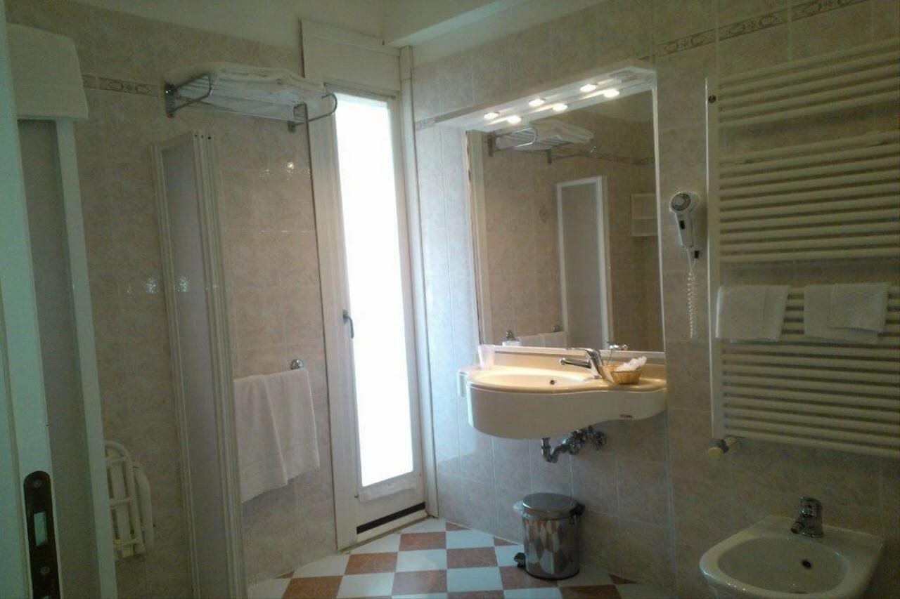 Фото Hotel Karinzia