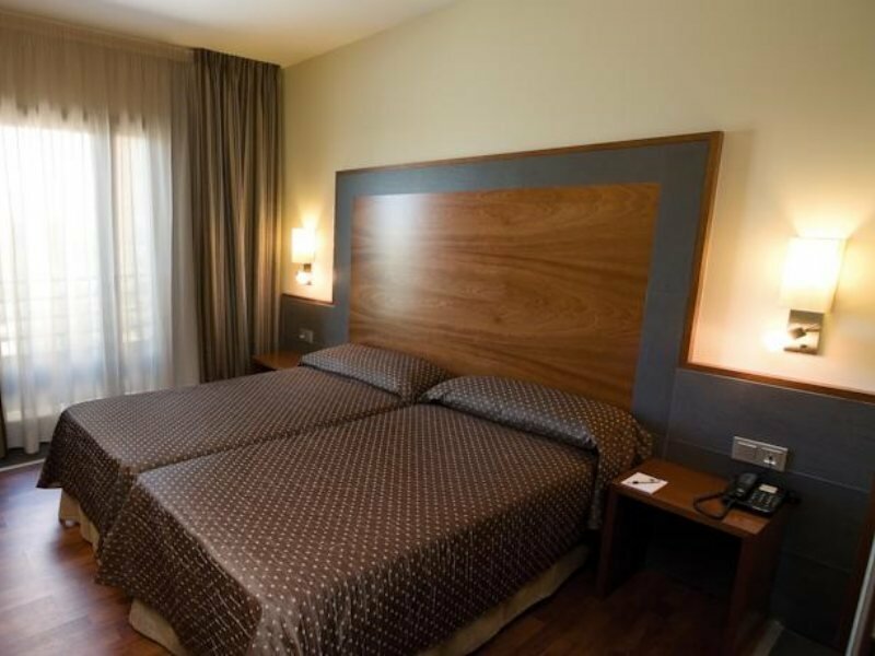 Фото F&g Logroño Hotel