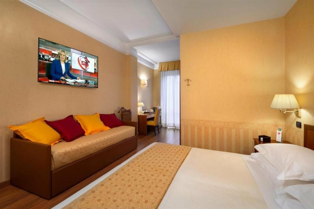 Фото Lancaster Hotel