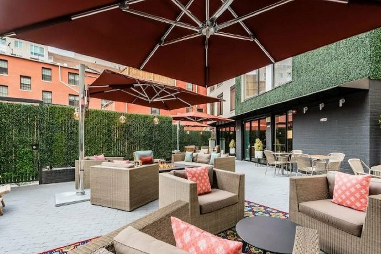 Фото 2500 Penn, a Placemakr experience