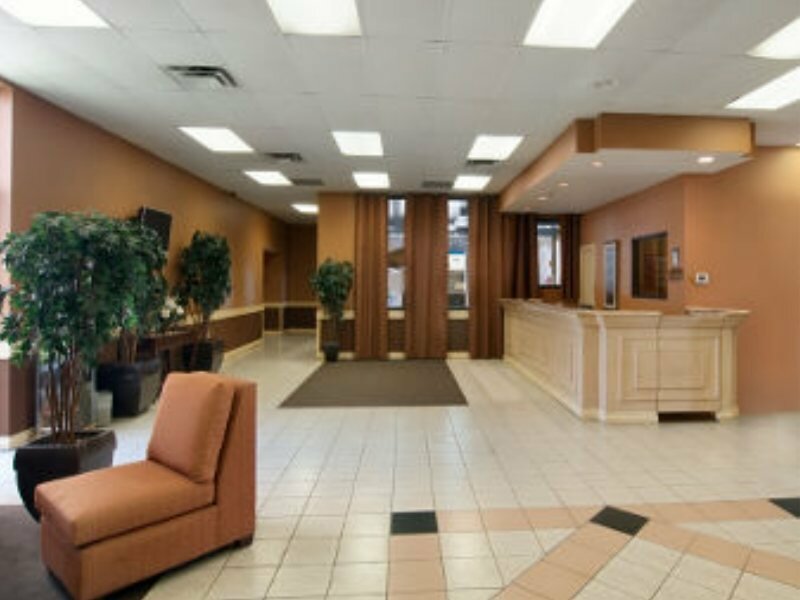 Фото Travelodge Edmonton West