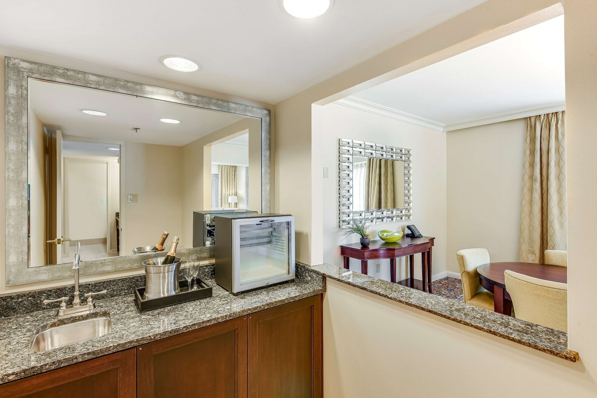 Фото Capital Hilton