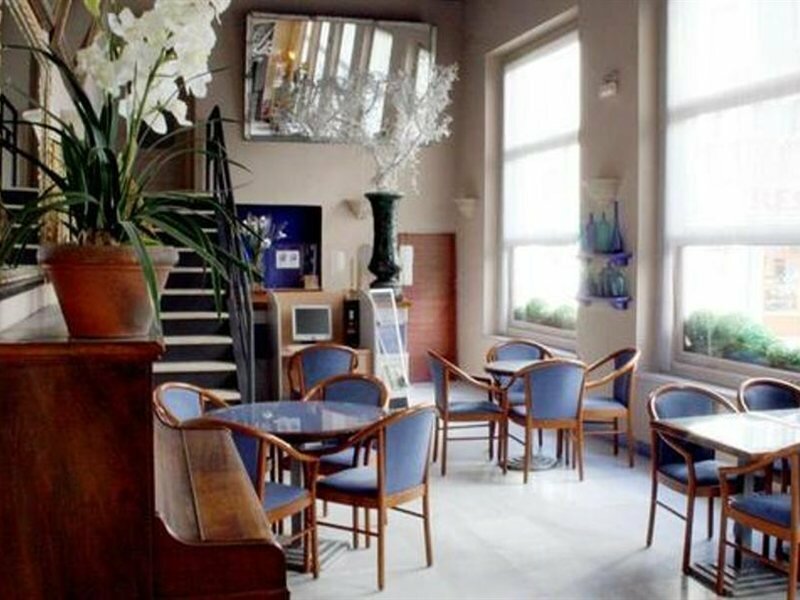 Фото Hotel Subur