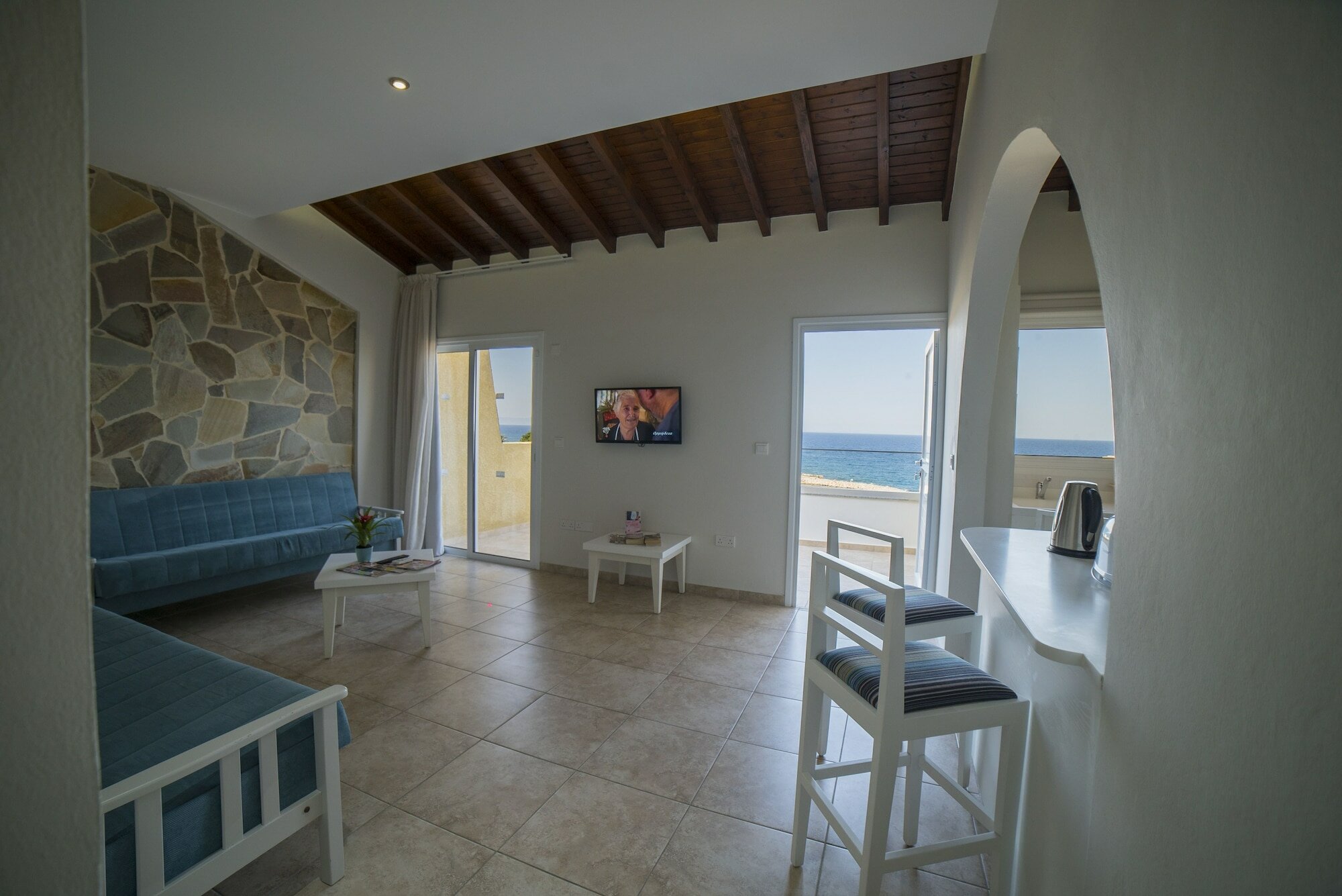 Фото MyroAndrou Beach Hotel Apartments