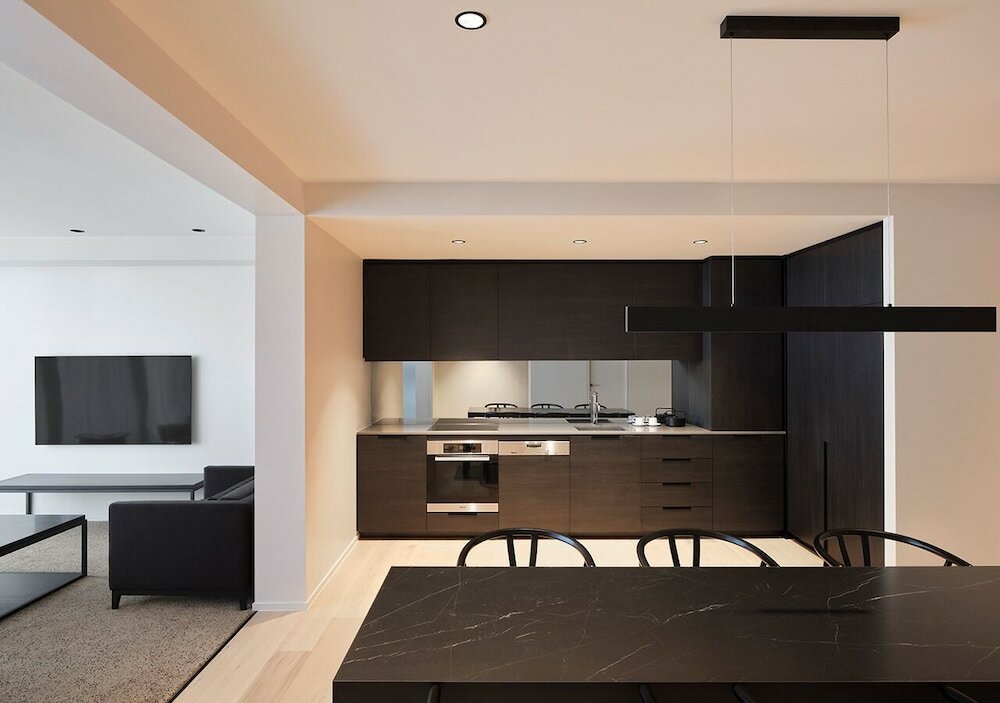 Фото Burbury Hotel & Apartments