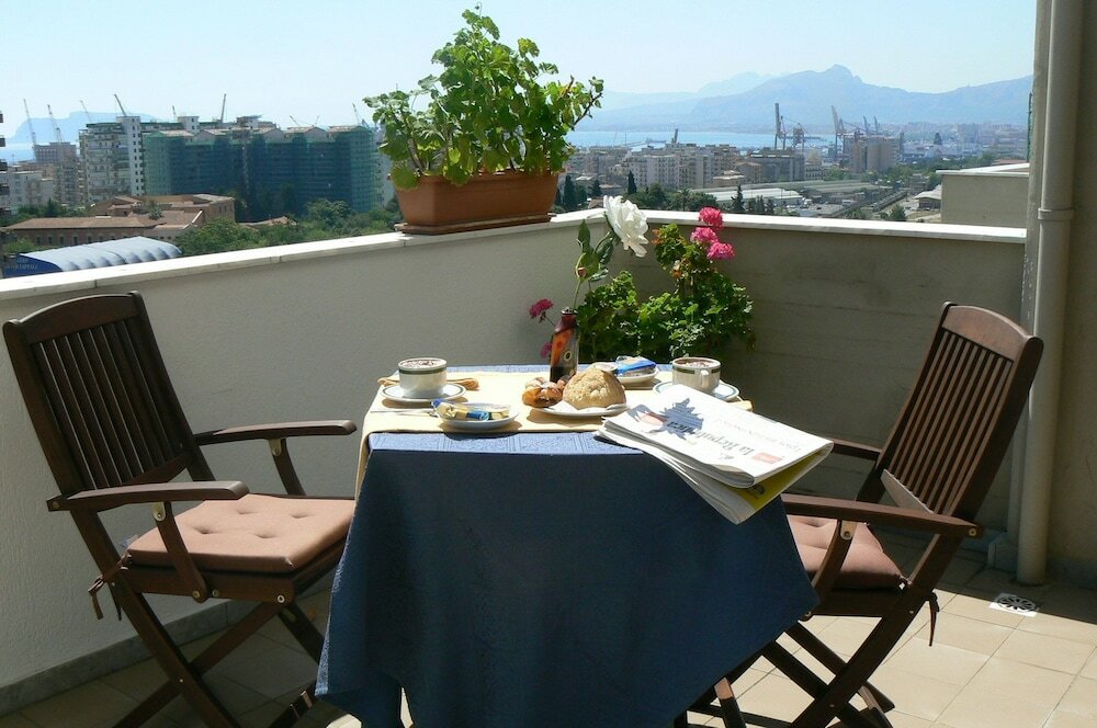 Фото Marbela Apartments & Suites