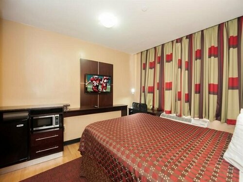 Гостиница Red Roof Inn Flushing New York - LaGuardia Airport в Нью-Йорке