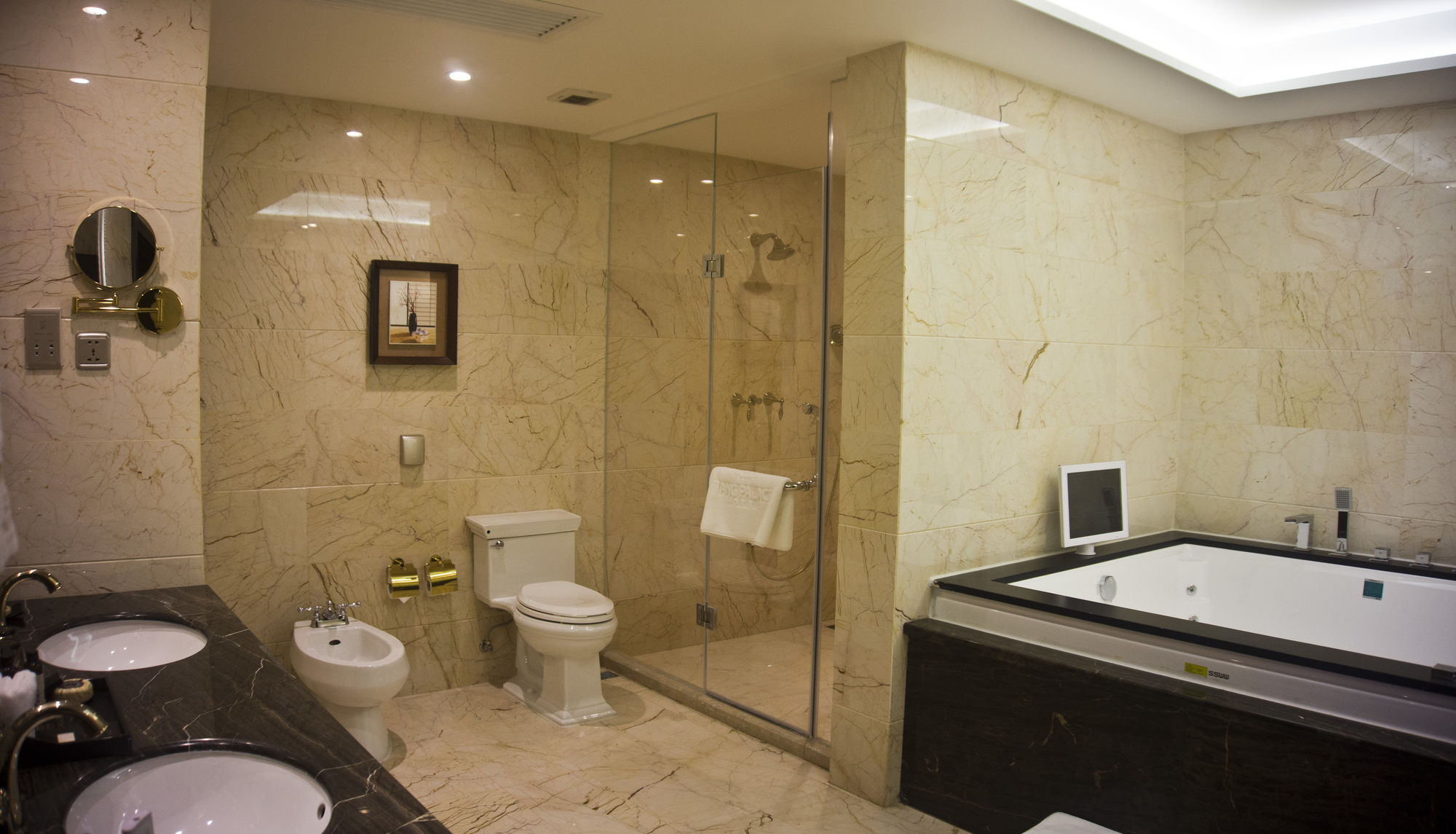 Фото Tang Palace Hotel