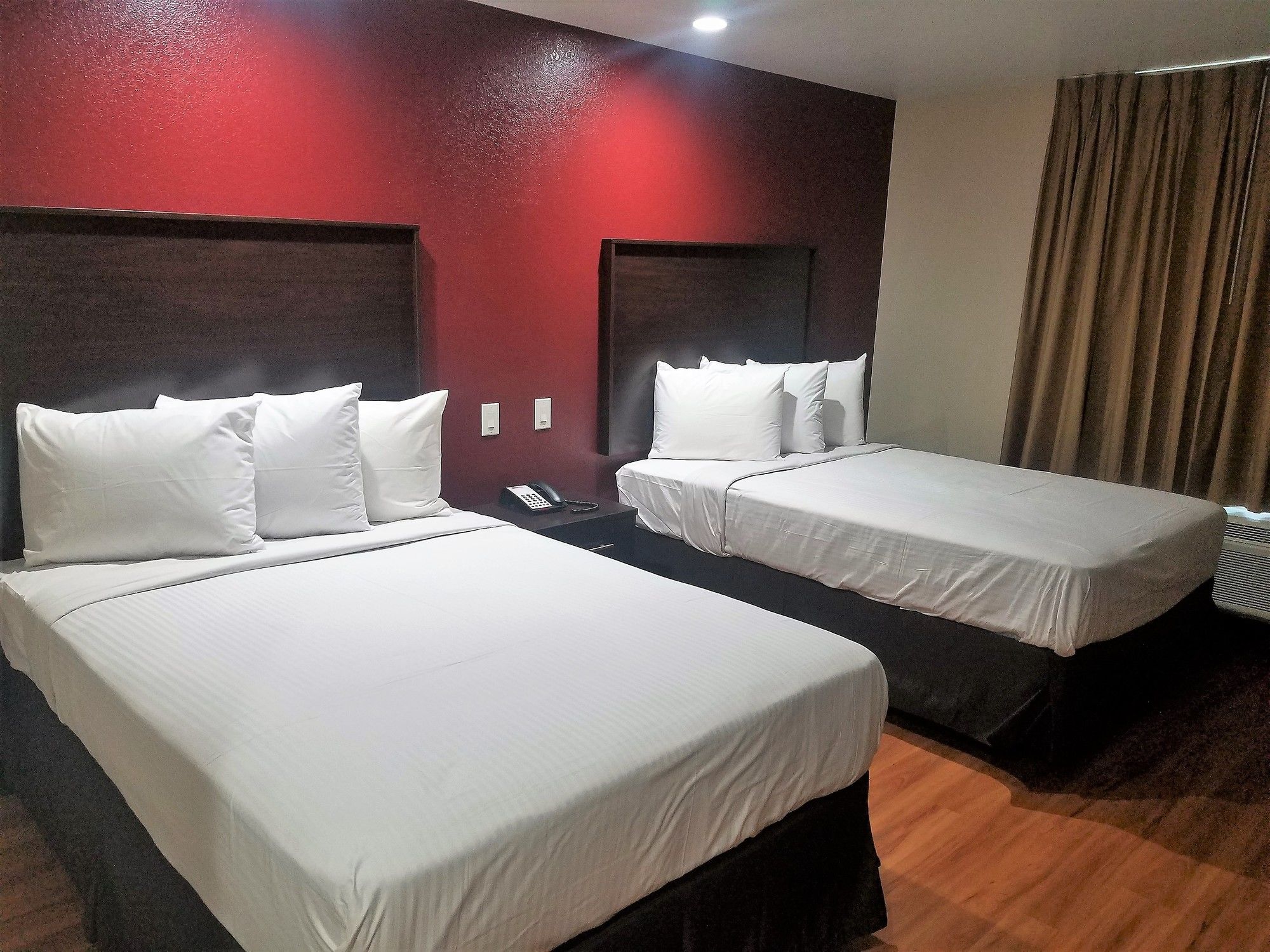 Фото Red Roof Inn Plus+ Fort Worth - Burleson