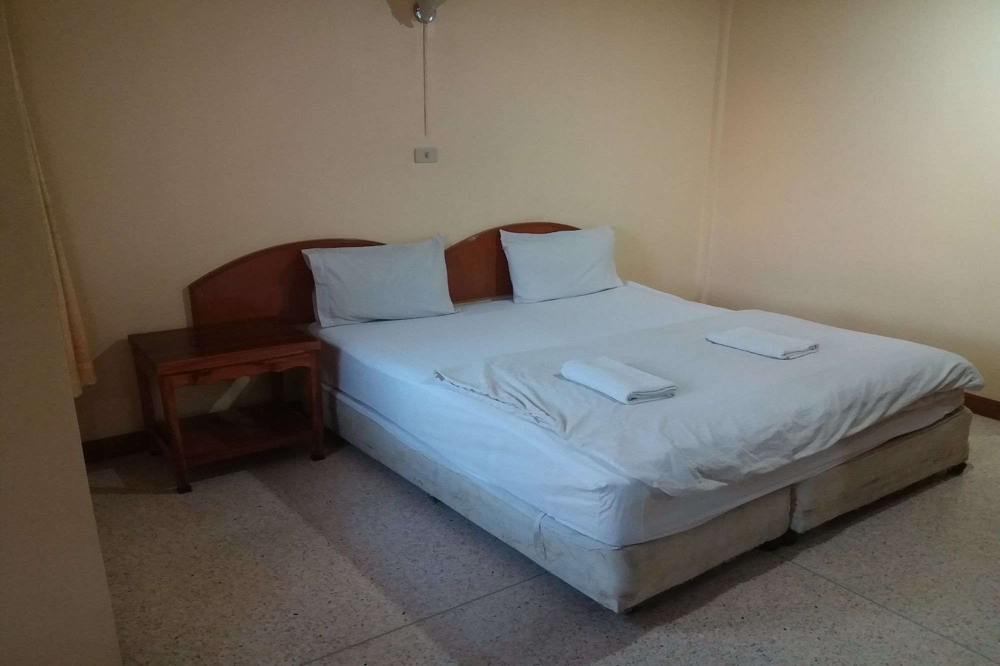 Фото Chaiyaphruk Grand Hotel