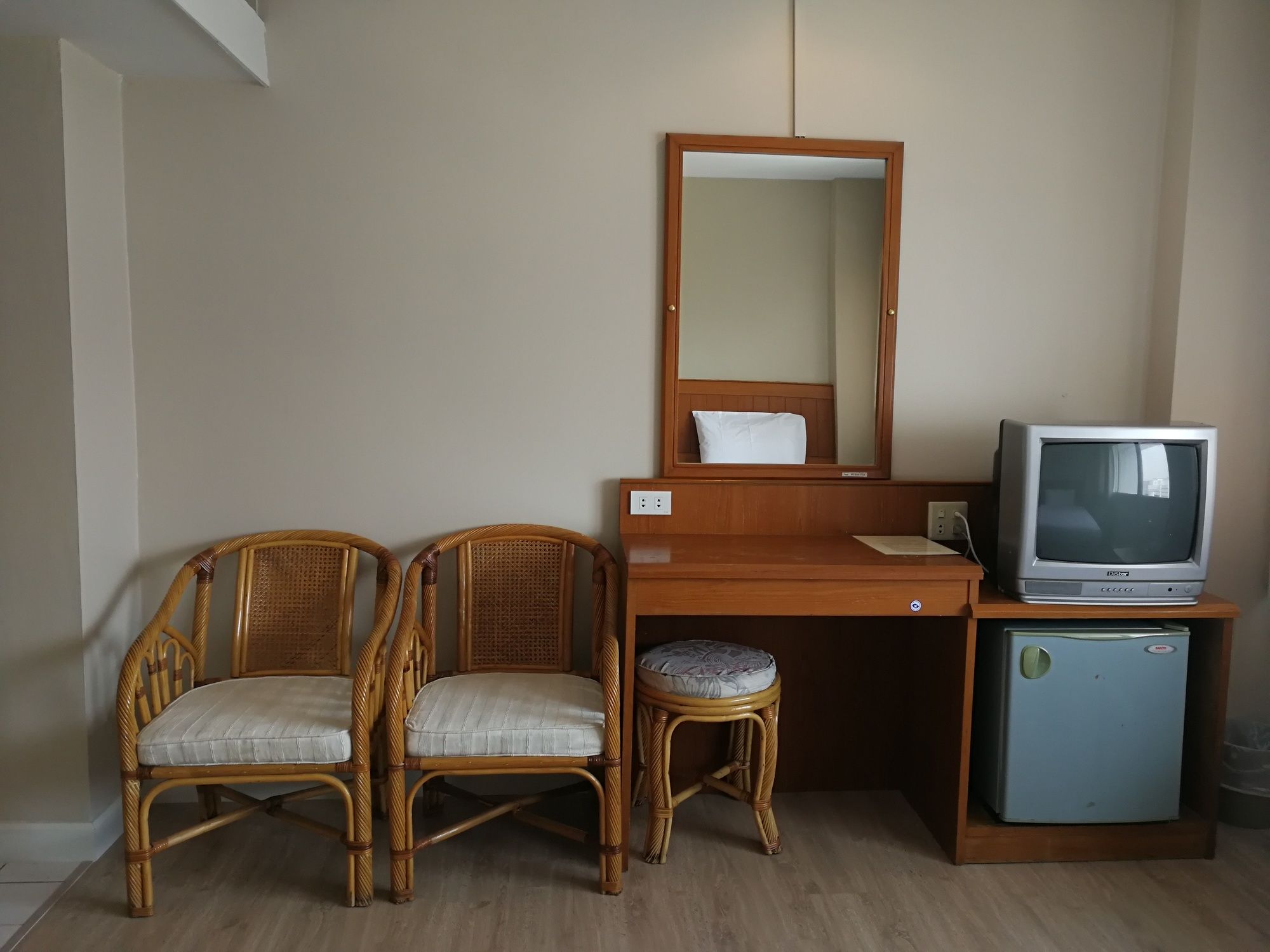 Фото Srivichai Hotel