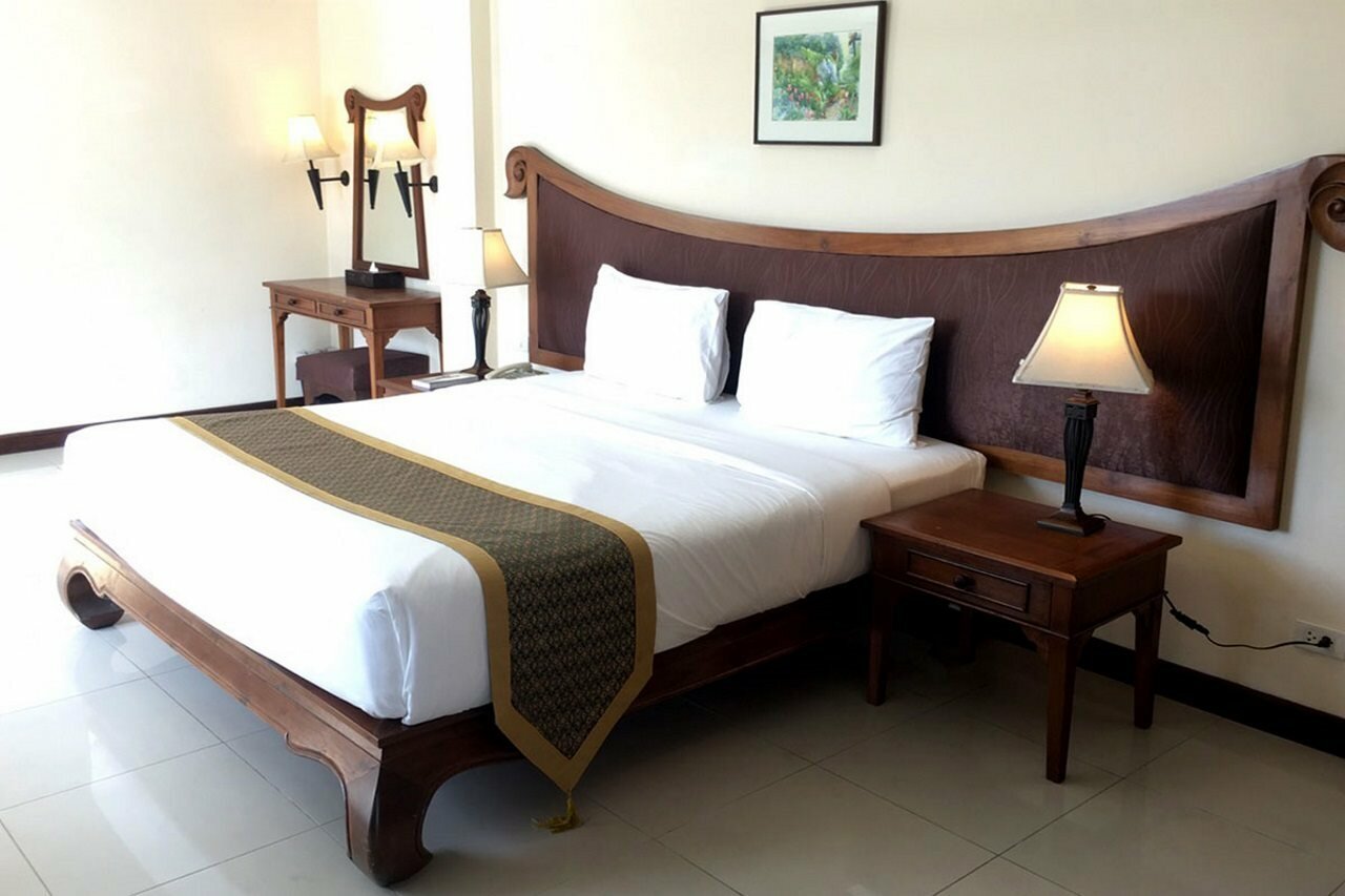 Фото Nora Lakeview Hotel