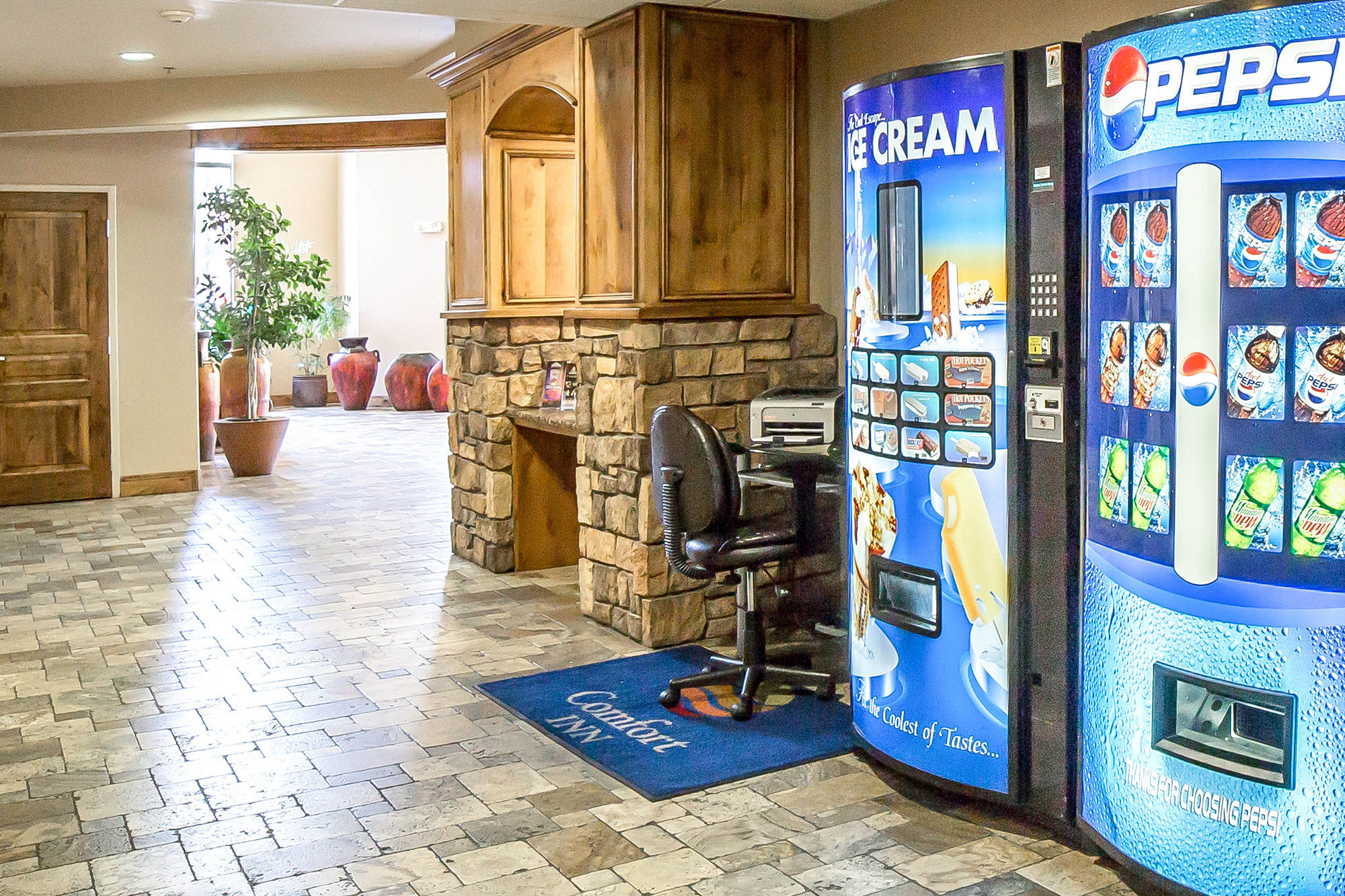 Фото Comfort Inn at Convention Center