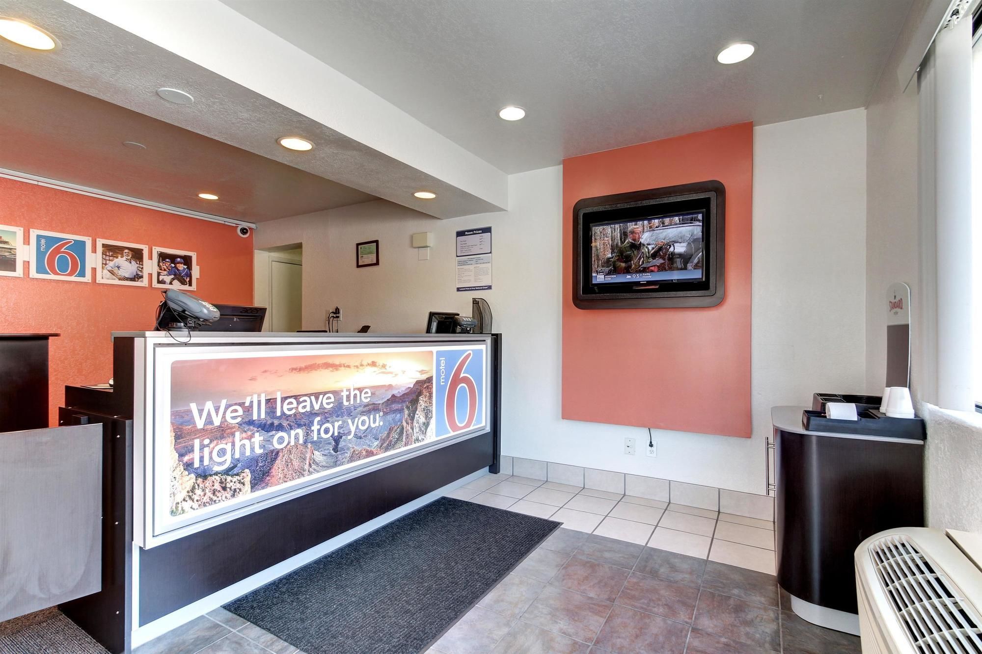 Фото Motel 6 Ogden, Ut- Downtown