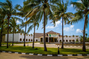 Гостиница PrideInn Flamingo Beach Resort & Spa