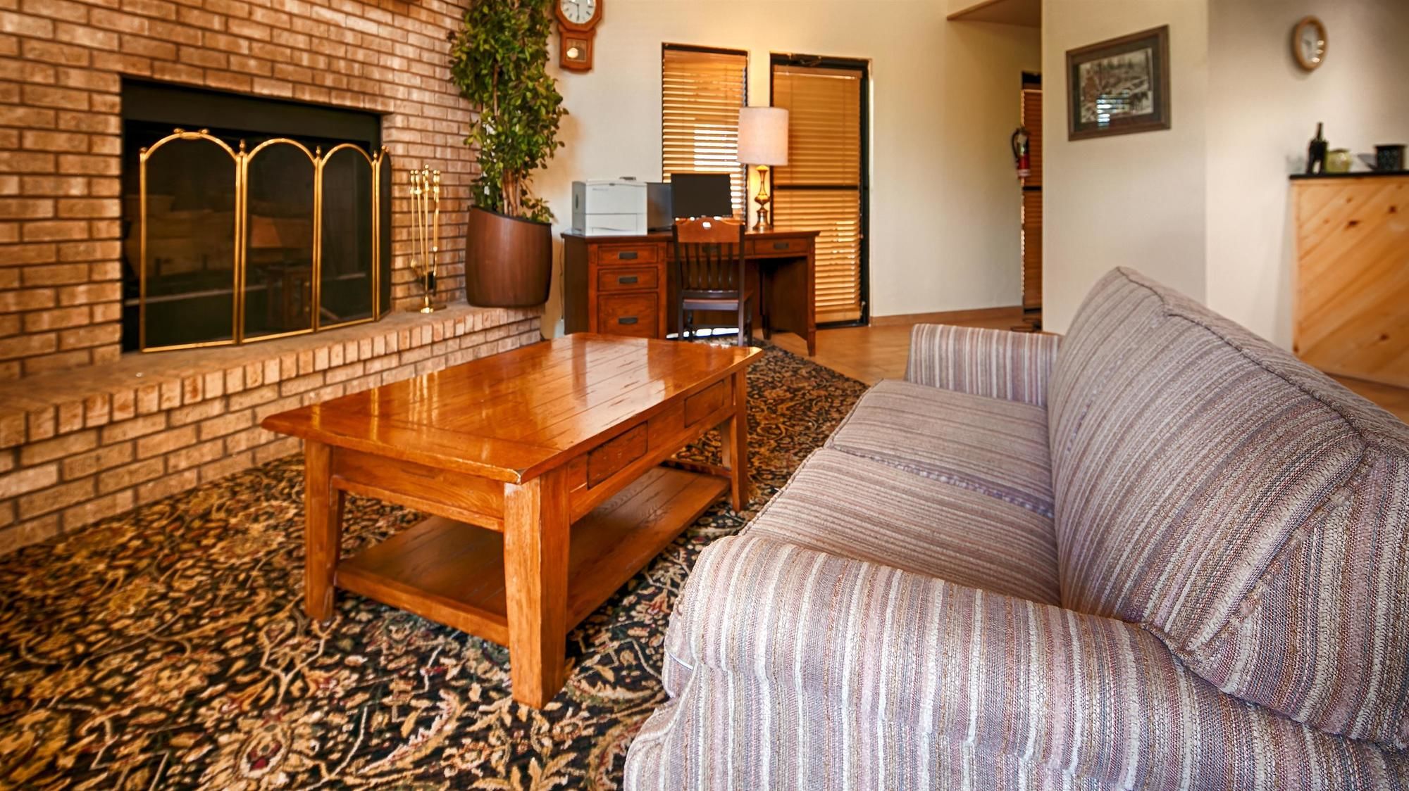 Фото Best Western Sawmill Inn