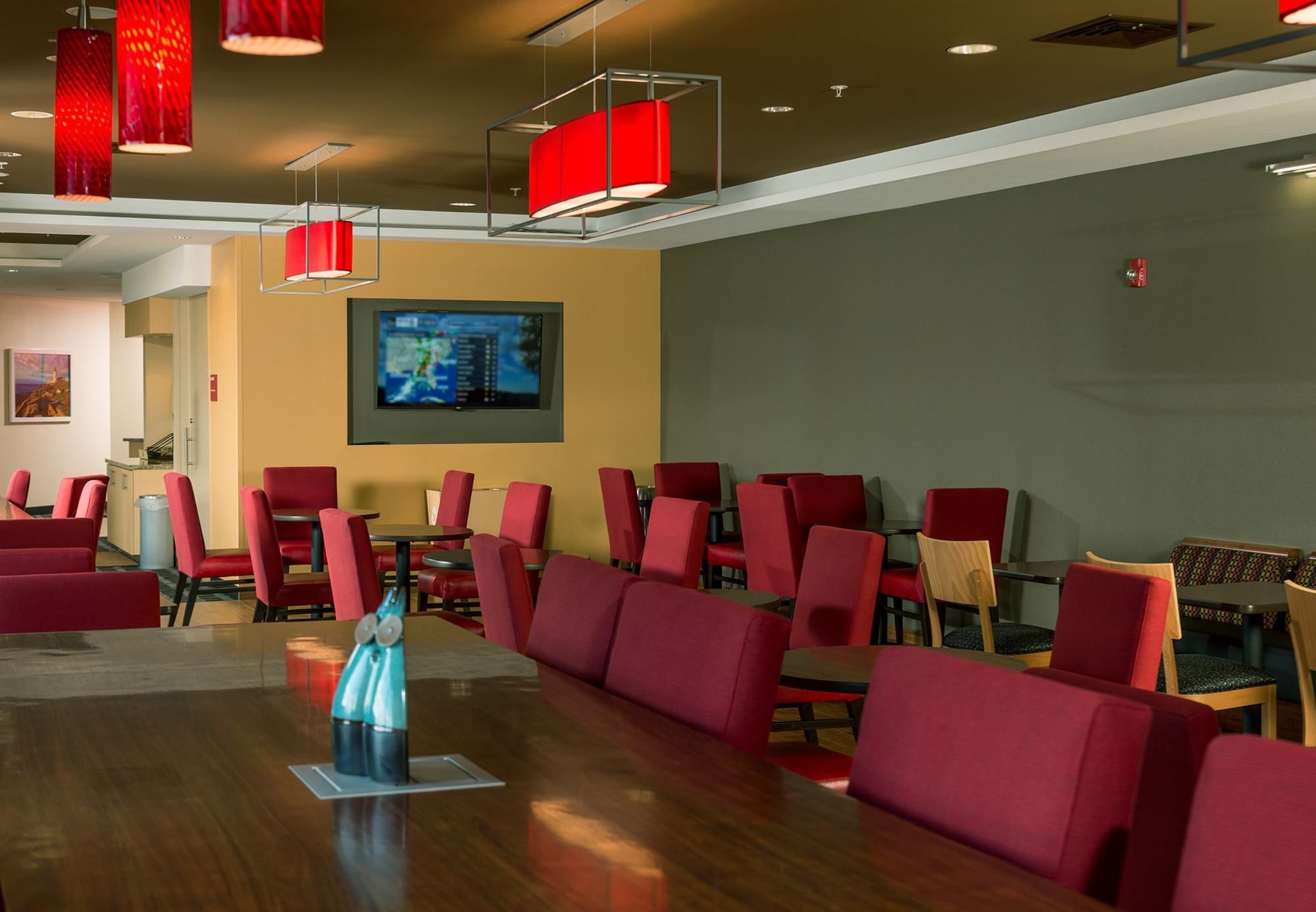 Фото TownePlace Suites by Marriott Bangor