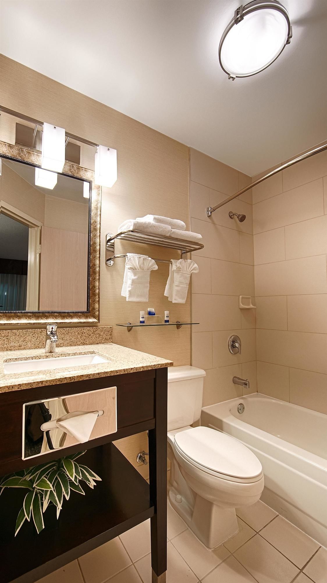 Фото Best Western Glenview -Chicagoland Inn and Suites