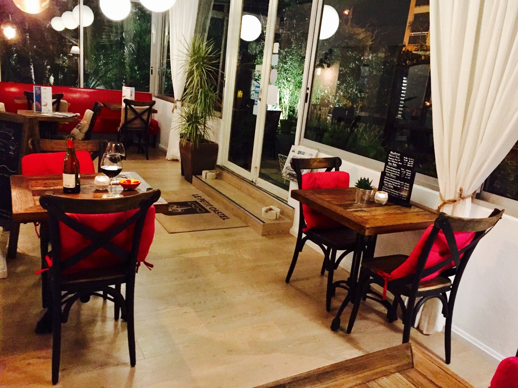 Фото Hotel Le Petit Castel