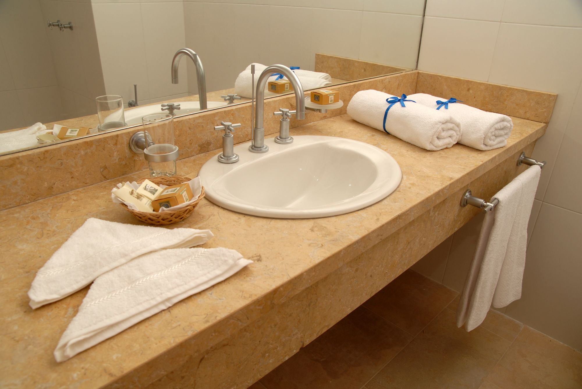 Фото Finch Bay Galapagos Hotel