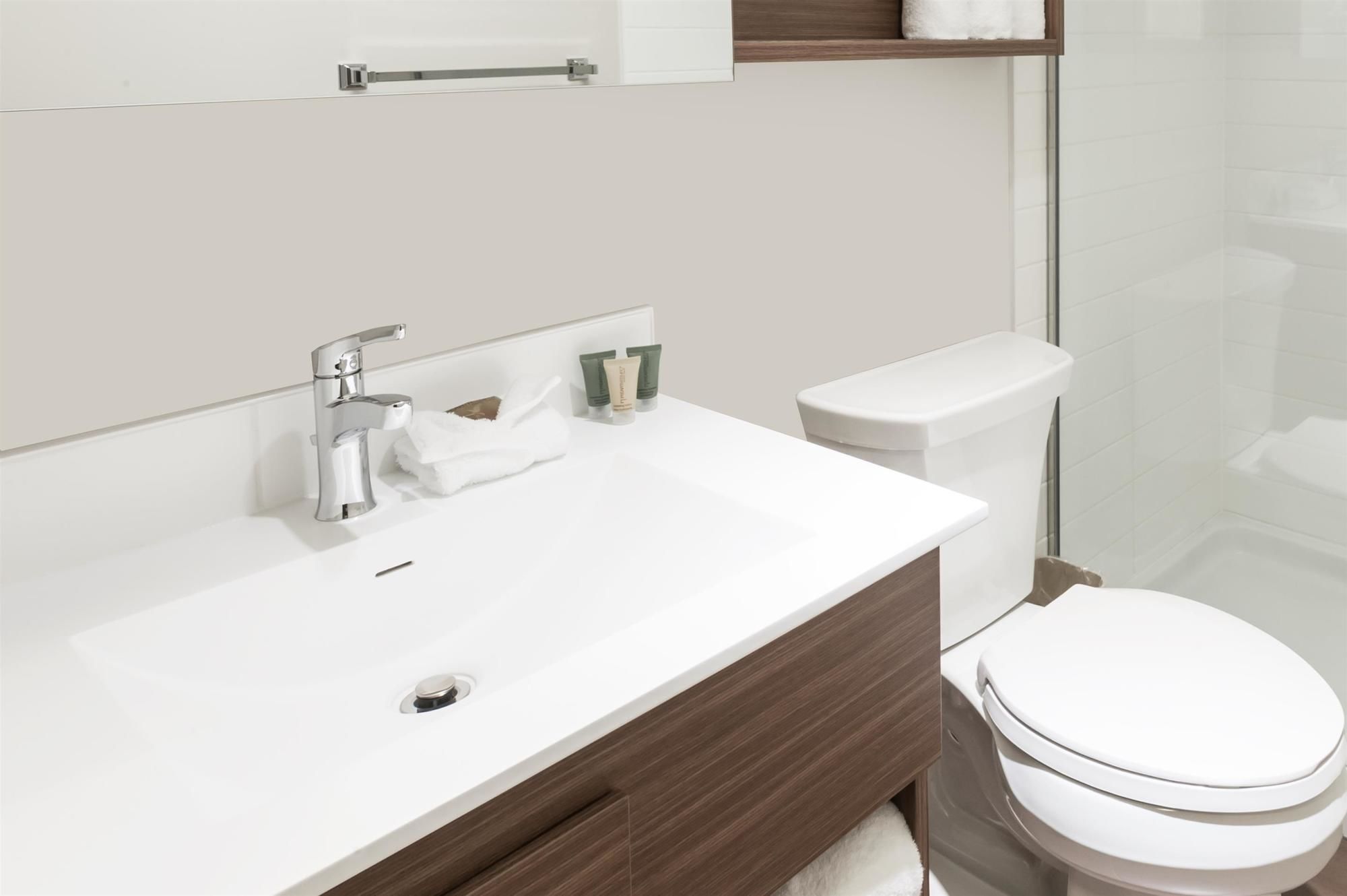 Фото Microtel Inn & Suites by Wyndham Fort St John