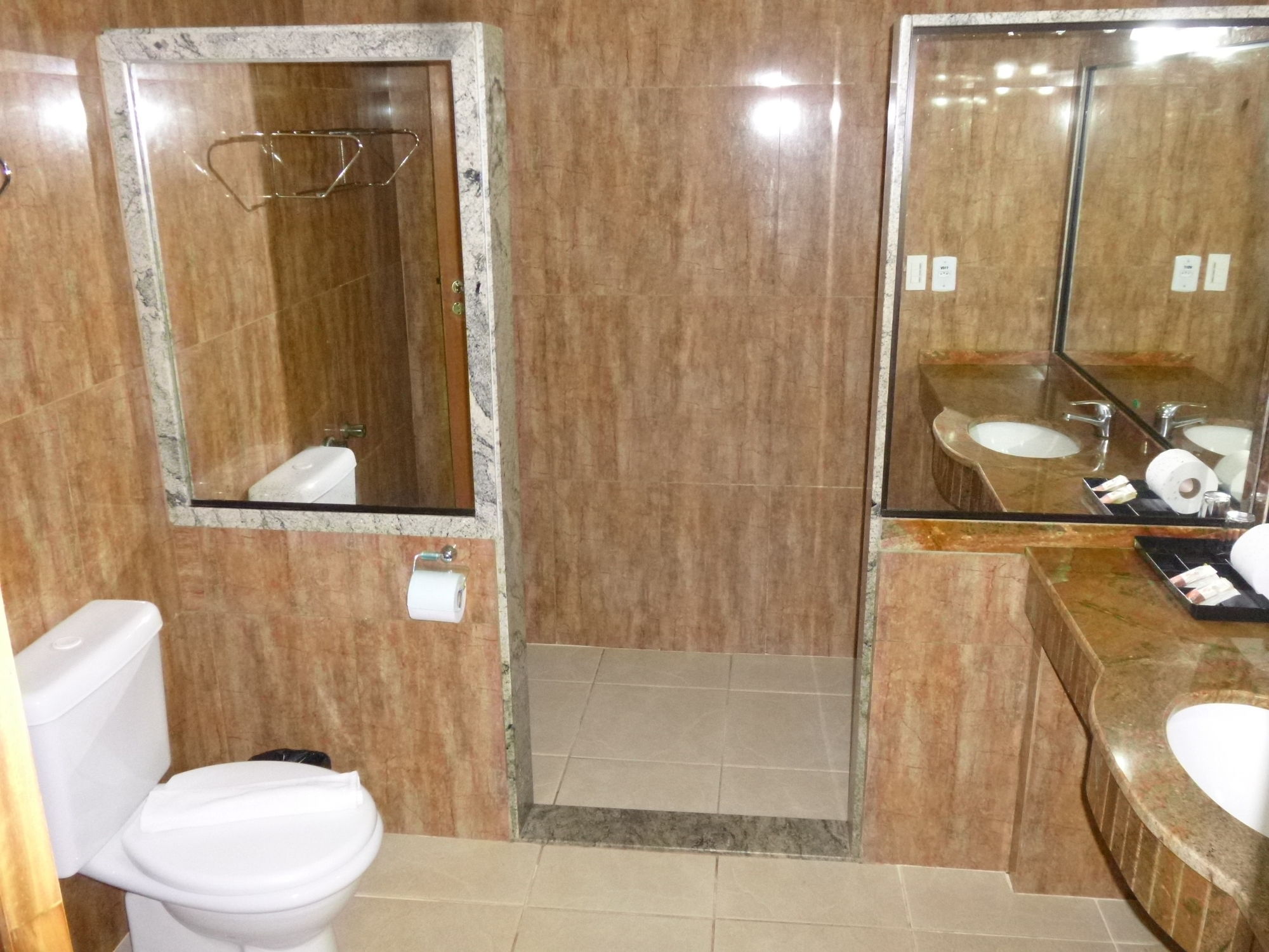 Фото Iguassu Holiday Hotel