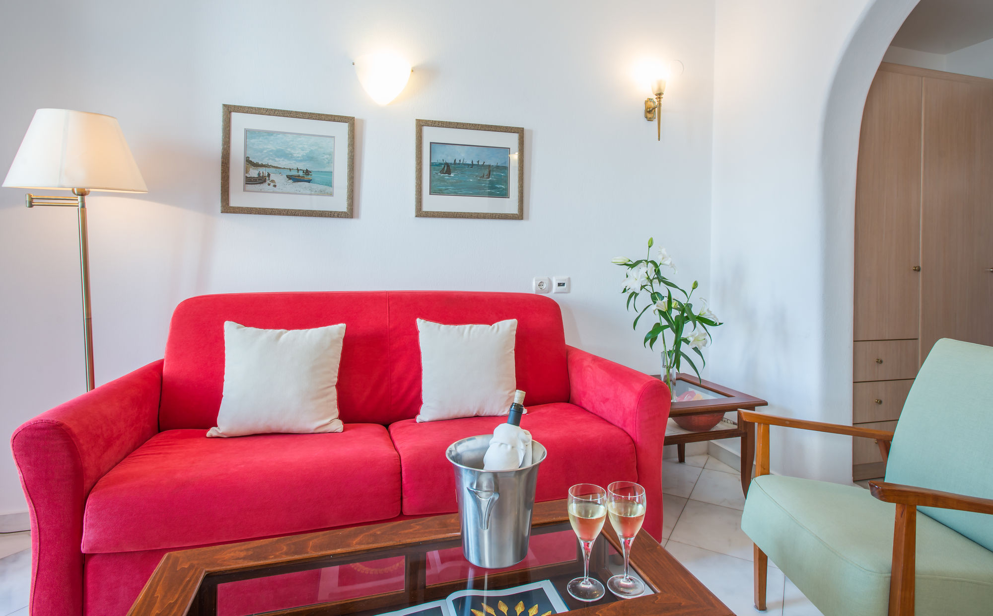 Фото Mykonos Adonis Hotel