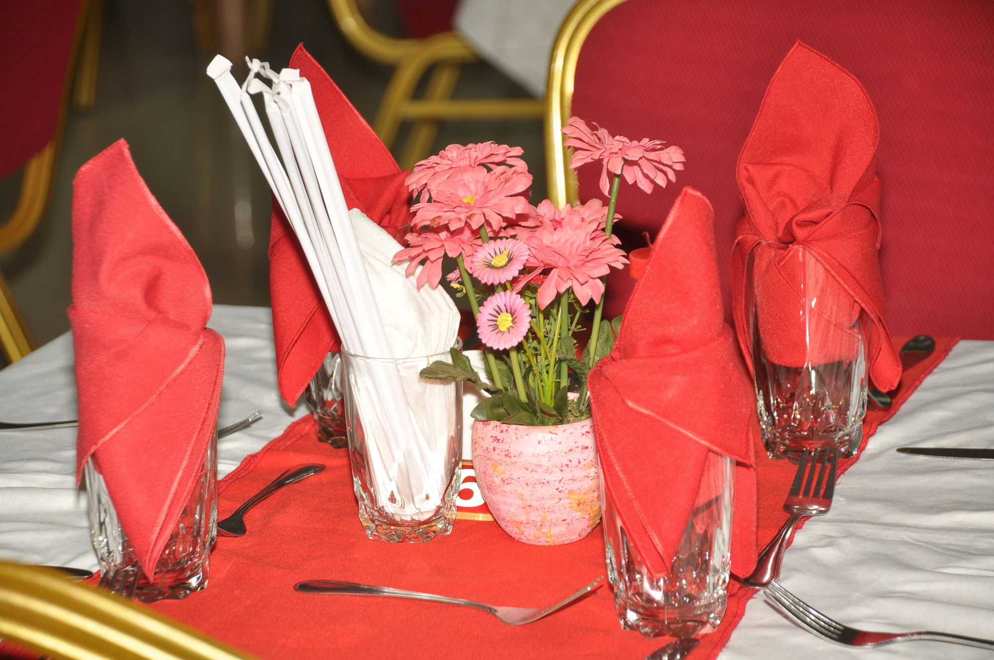 Фото Eureka Place Hotel