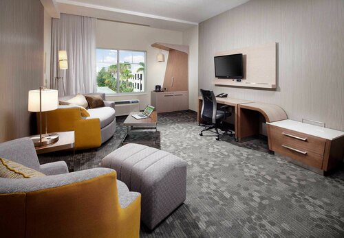Гостиница Courtyard Palm Beach Jupiter в Палм-Бич-Гарденз