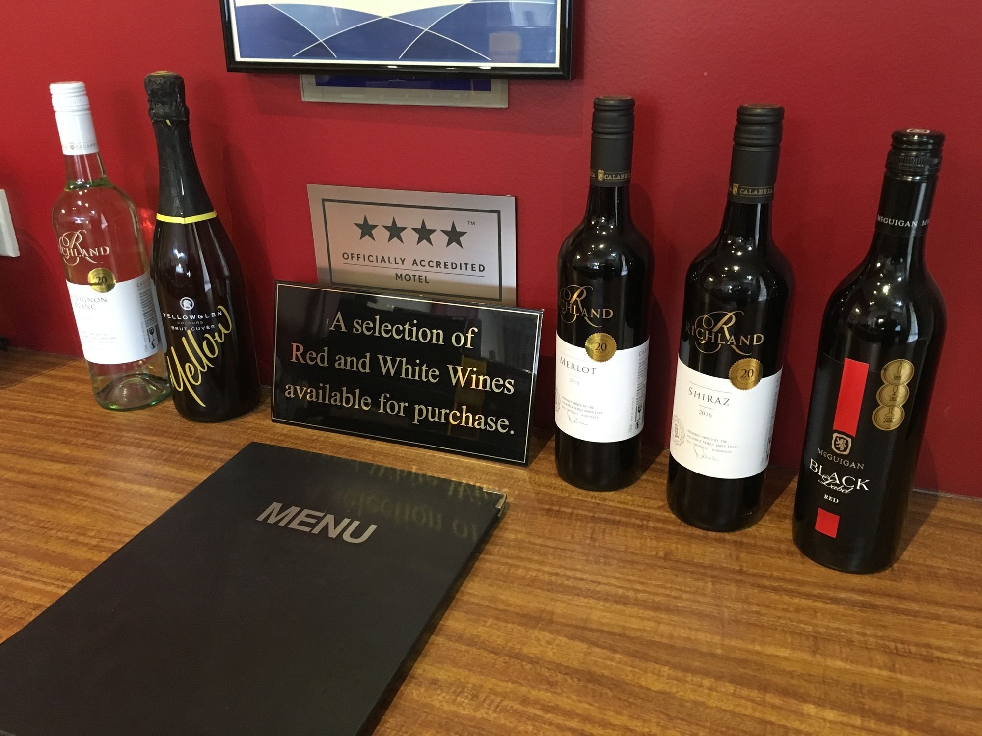 Фото Best Western Ambassador Motor Inn & Apartments