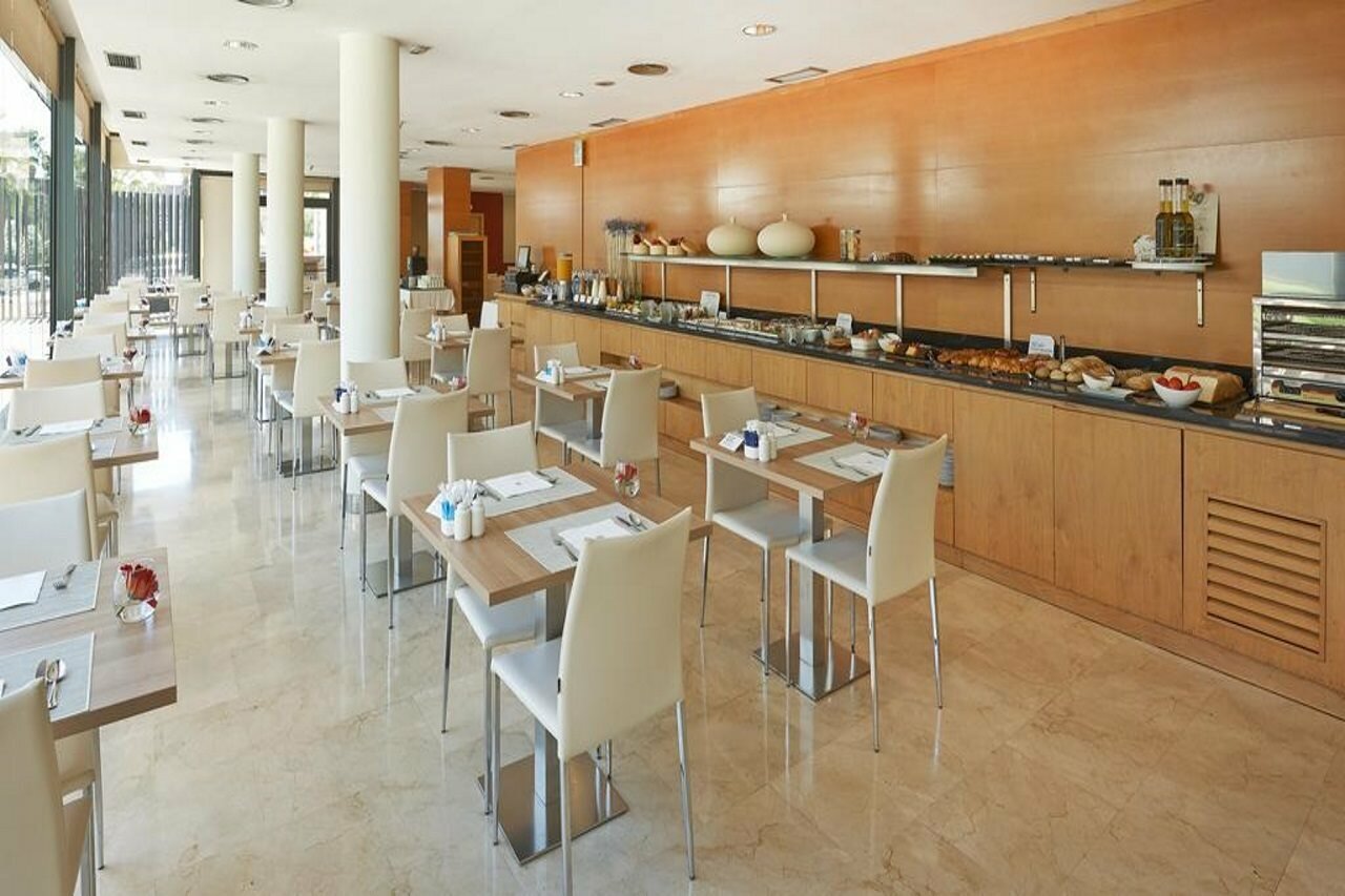 Фото Hotel Catalonia Barcelona Beach