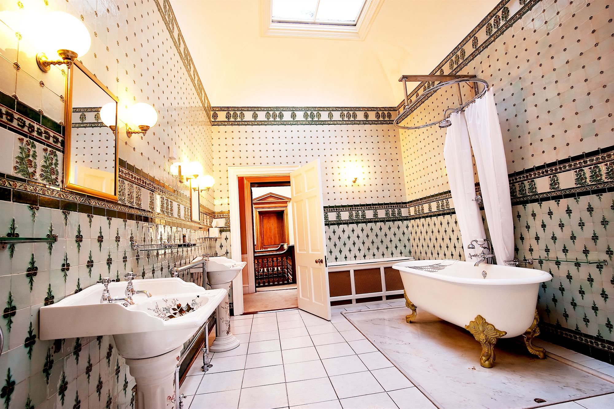 Фото Waterford Castle