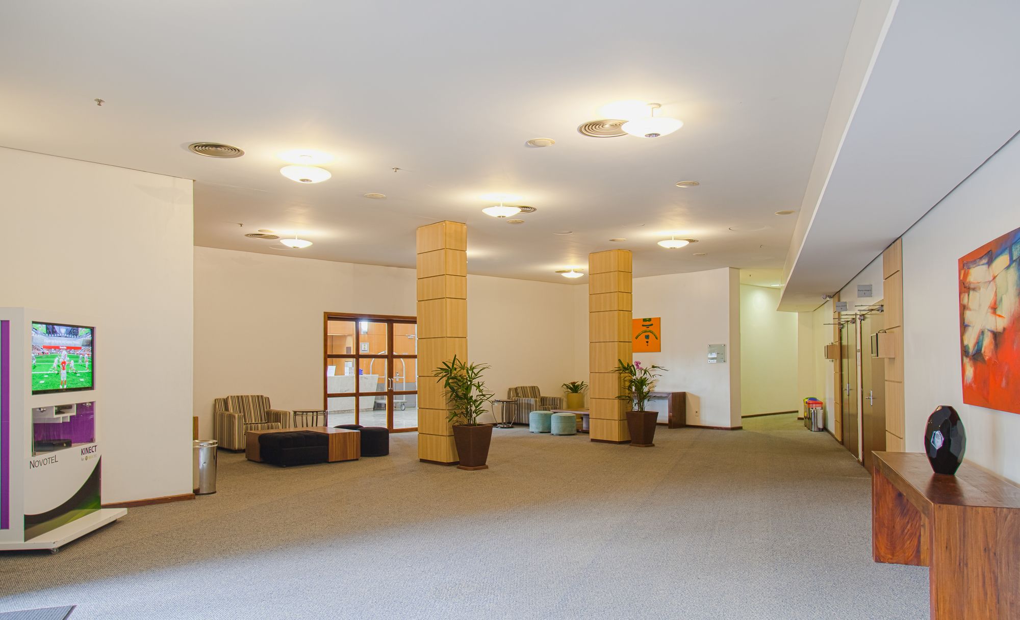 Фото Novotel Porto Alegre Tres Figueiras Hotel