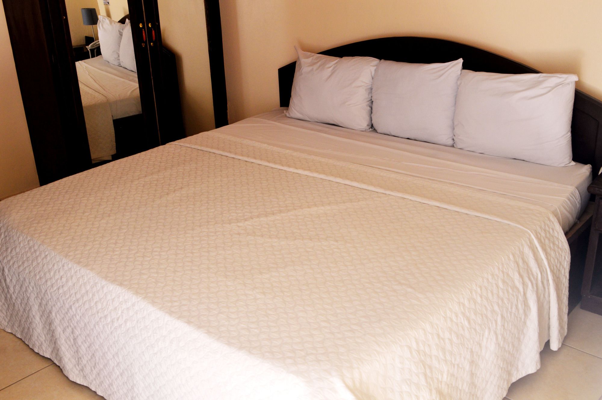 Фото La Pépinière Hôtel