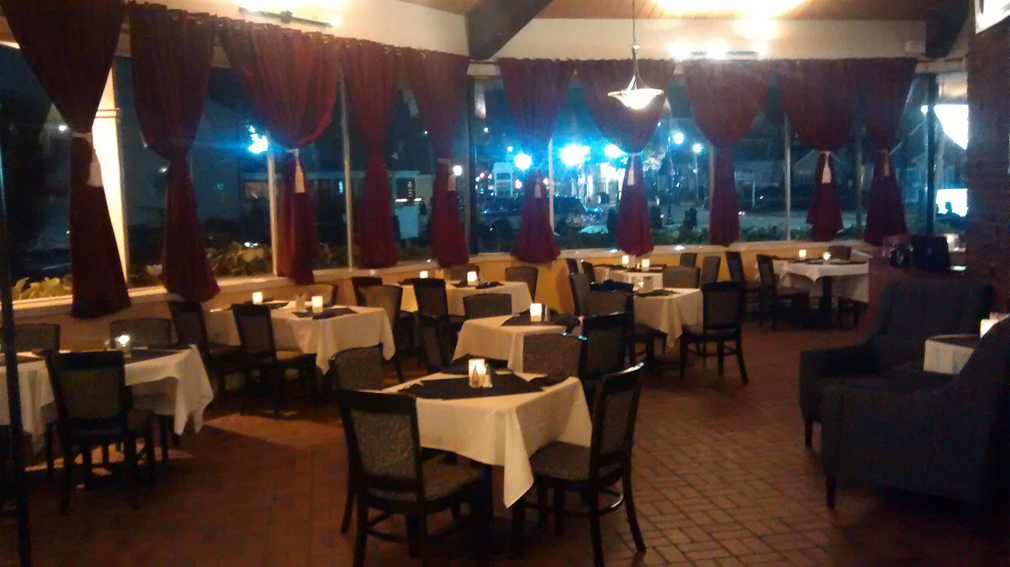 Фото Hyannis Plaza Hotel