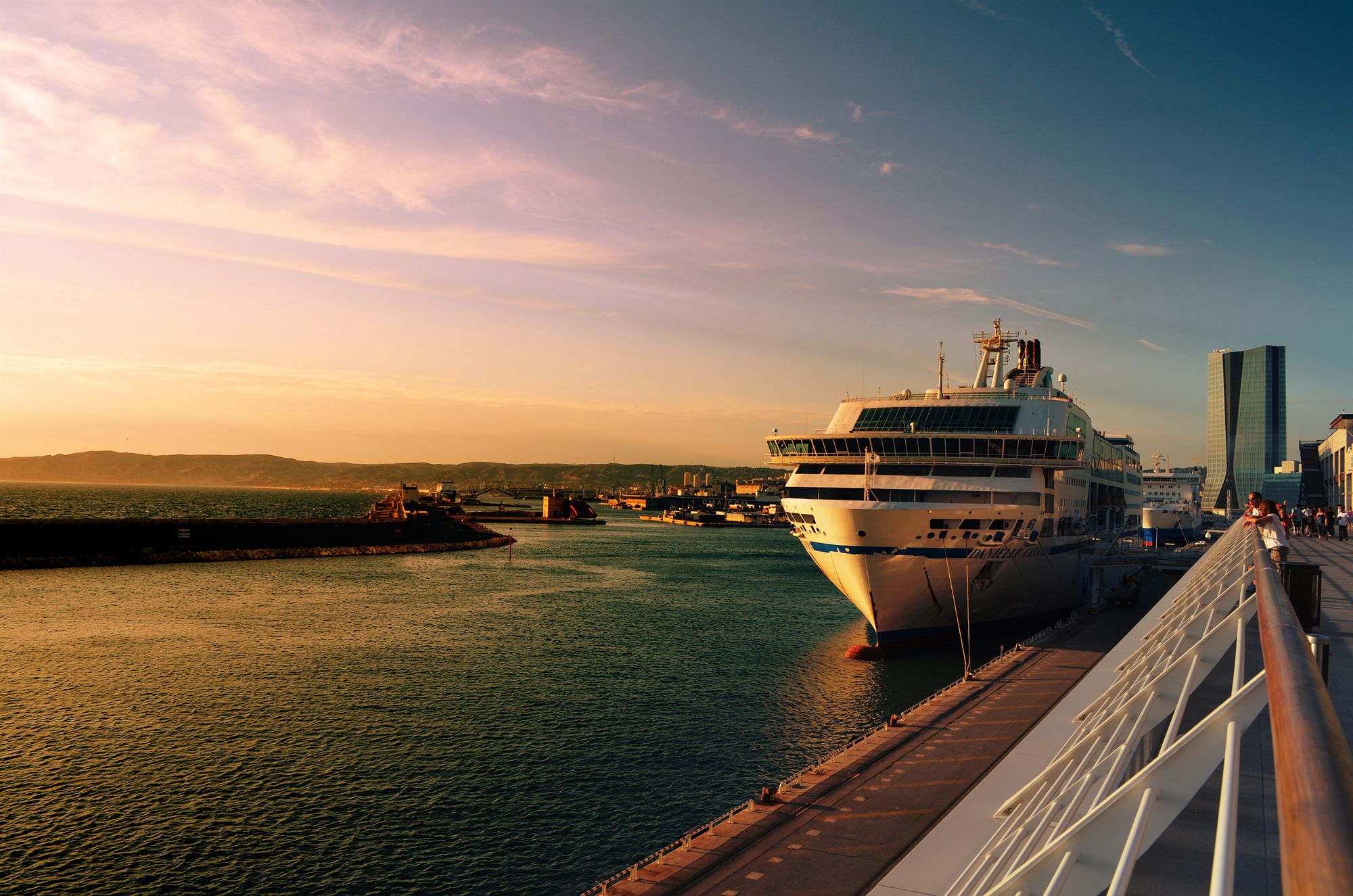Фото Ibis Marseille Centre Euromed