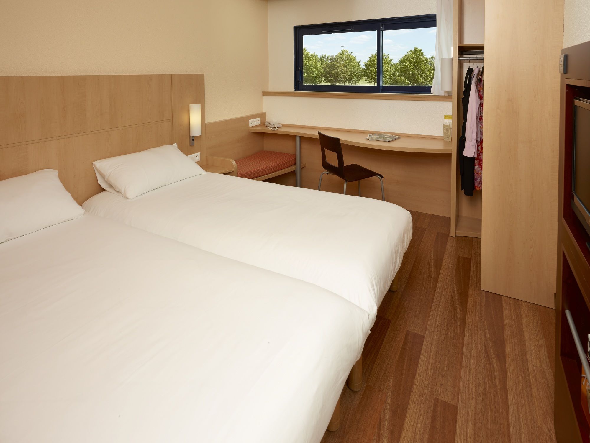 Фото Ibis Site du Futuroscope