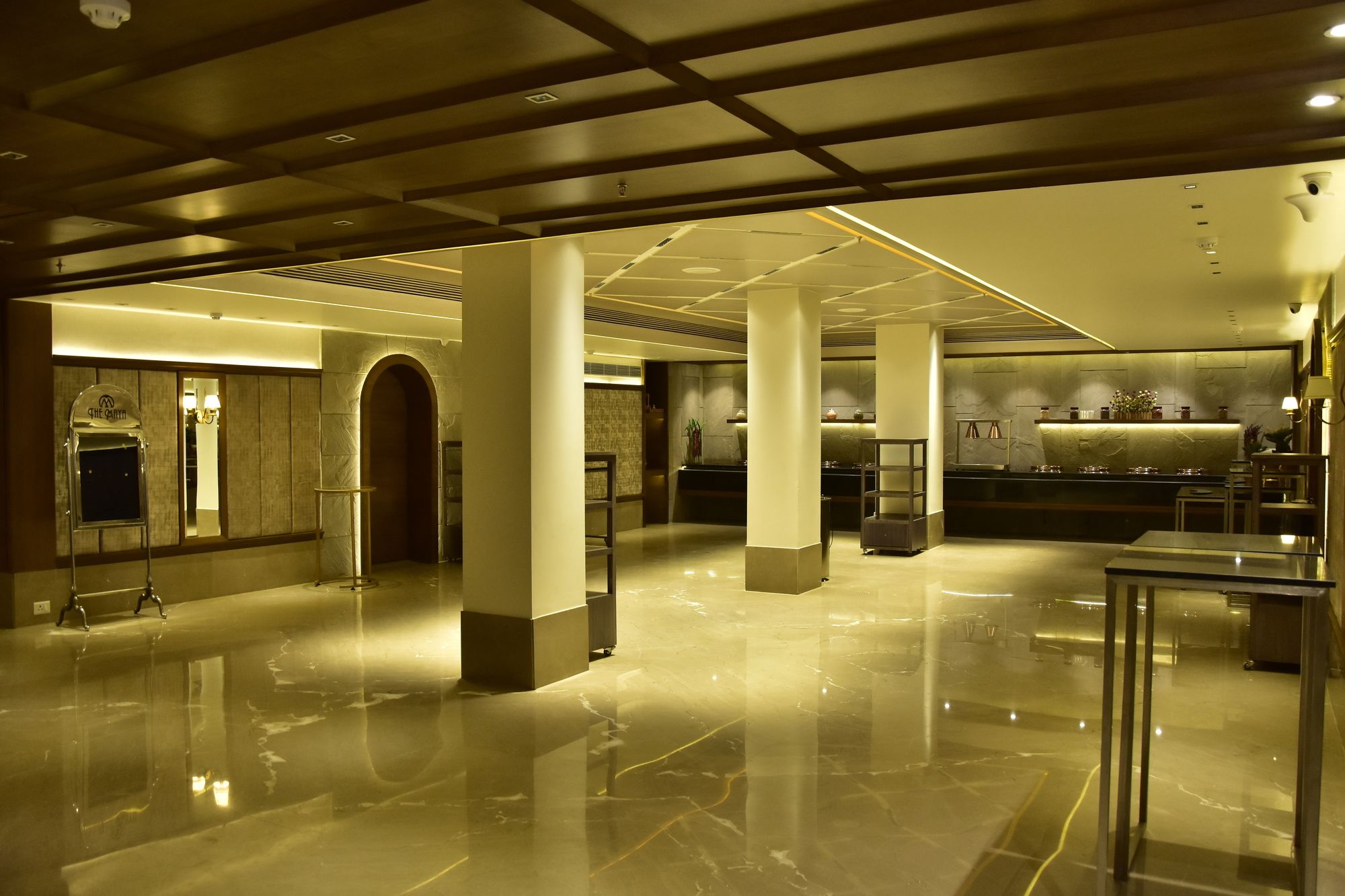 Фото The Maya Hotel