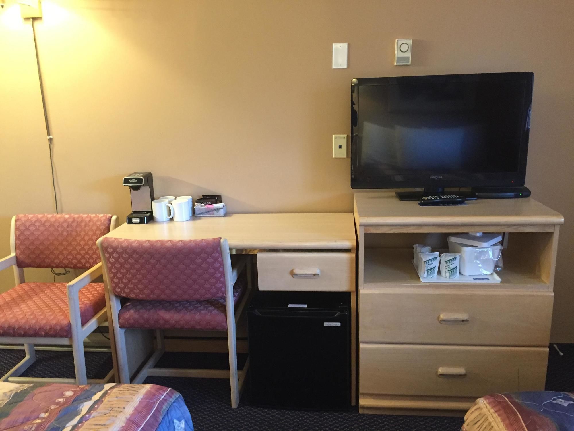 Фото Travelodge by Wyndham Courtenay