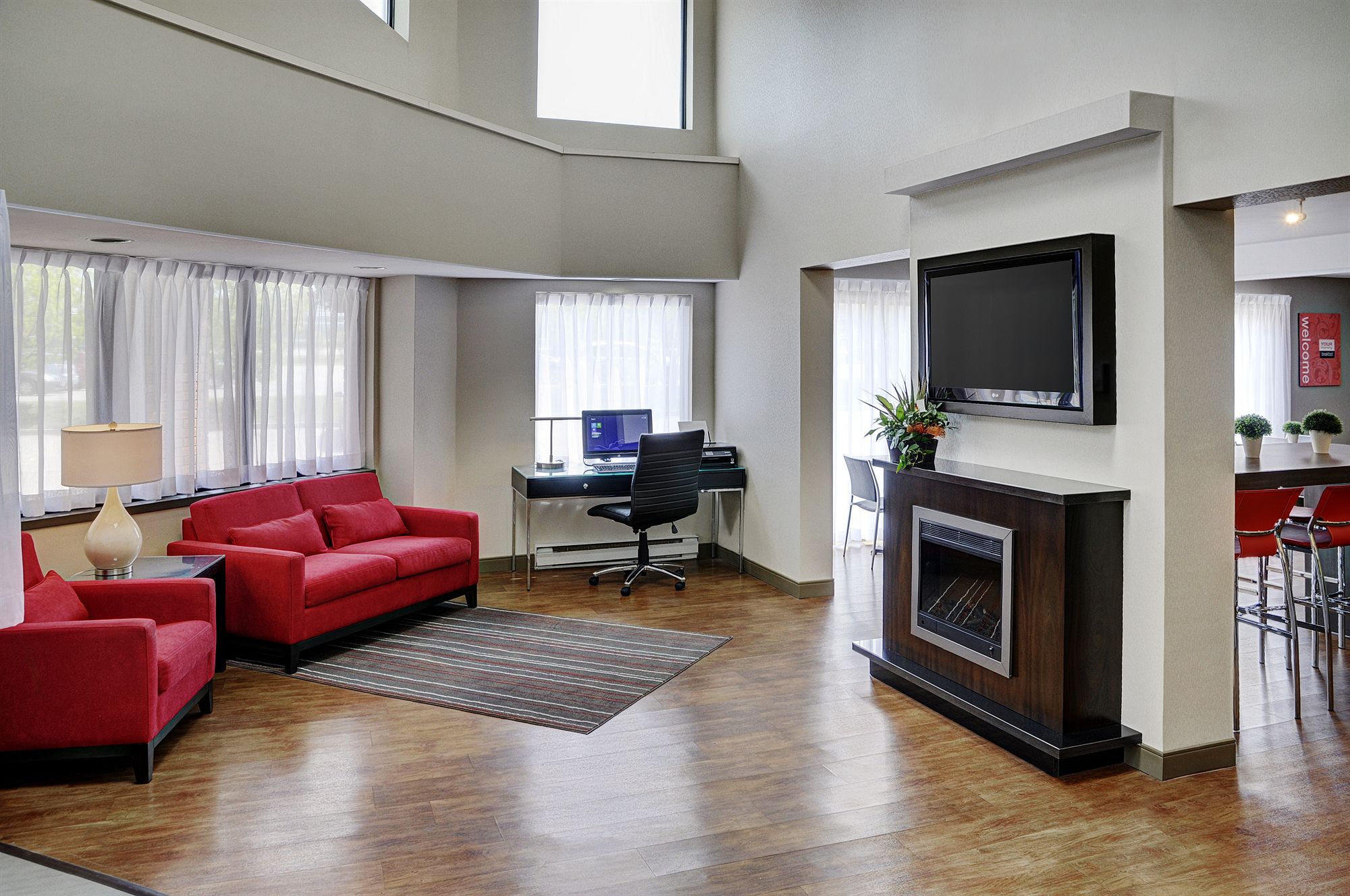 Фото Comfort Inn East