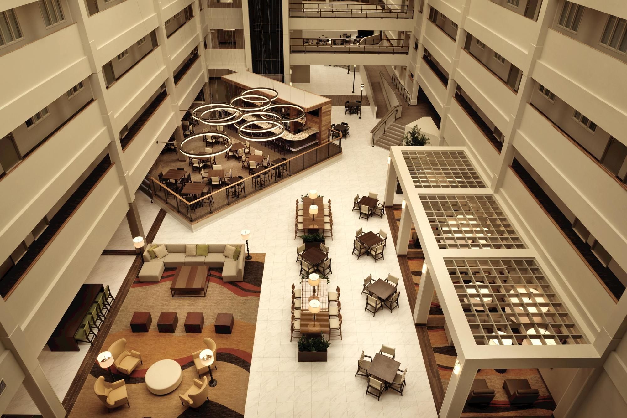 Фото Embassy Suites by Hilton Milwaukee Brookfield