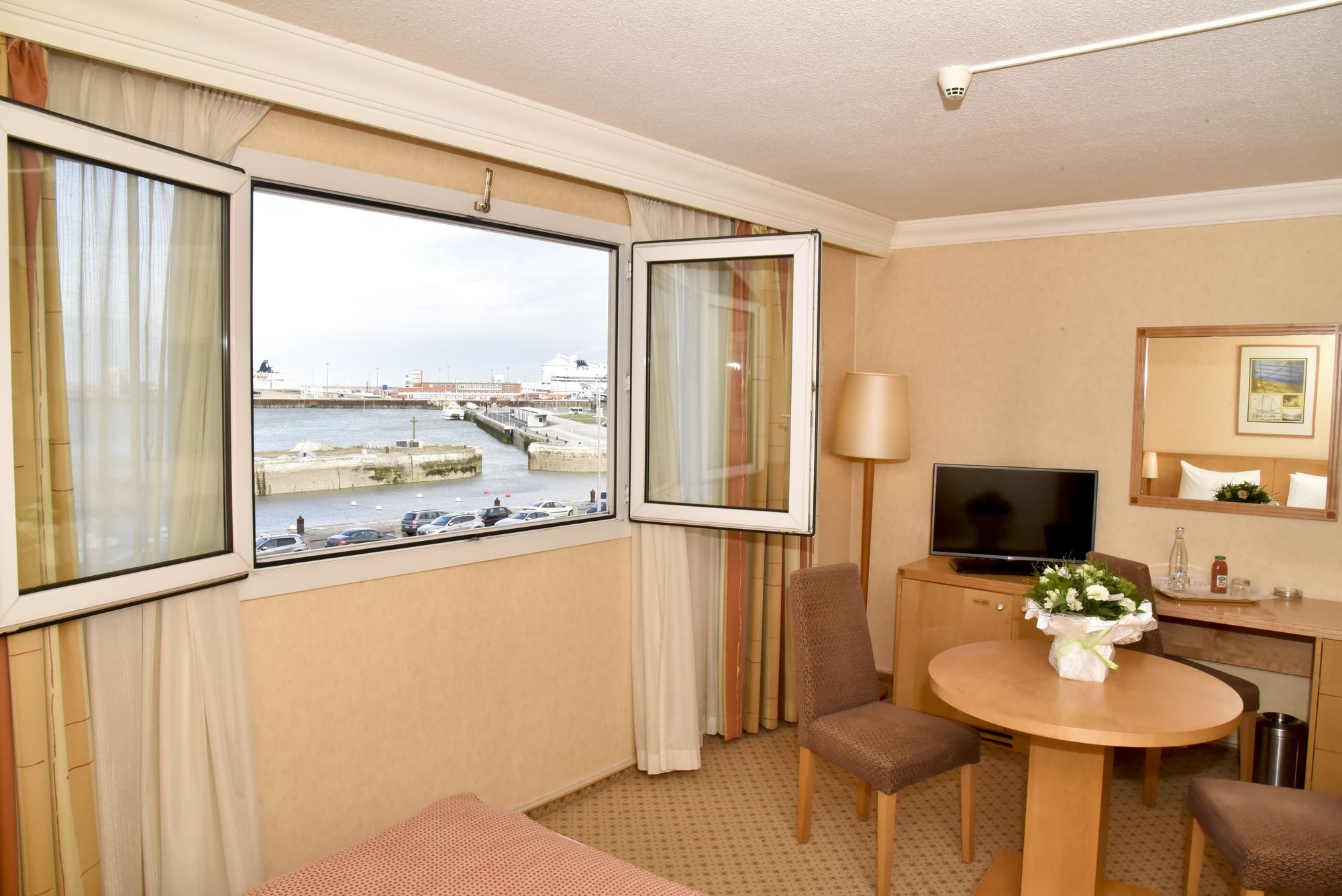 Фото Holiday Inn Calais