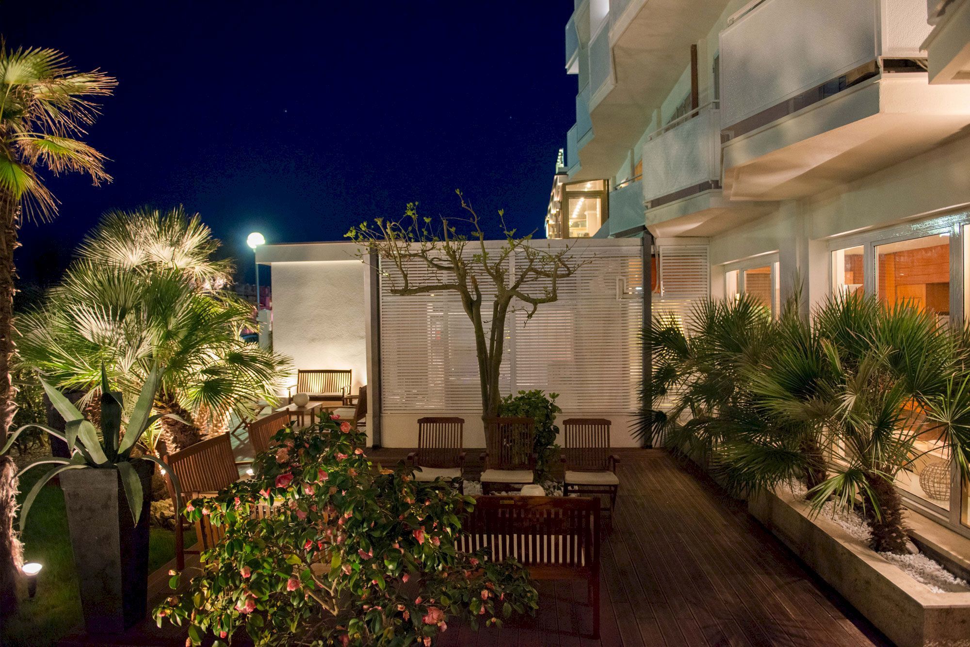 Фото Rouge Hotel International